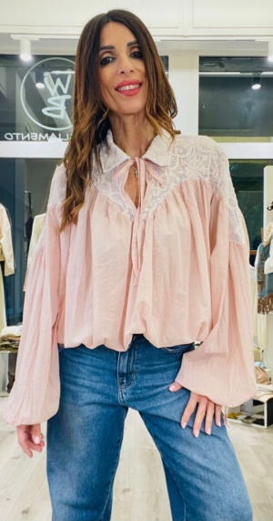 KIKISIX BLUSA MACRAME'